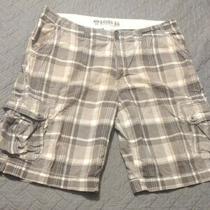 Route 66 Men's Tan and Gray Cargo Shorts